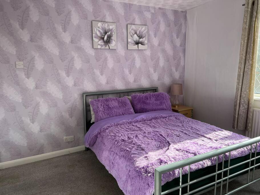 Treetops - Sleeps 8 Entire House Private Parking Close To Town Centre And Stadium Уиган Экстерьер фото